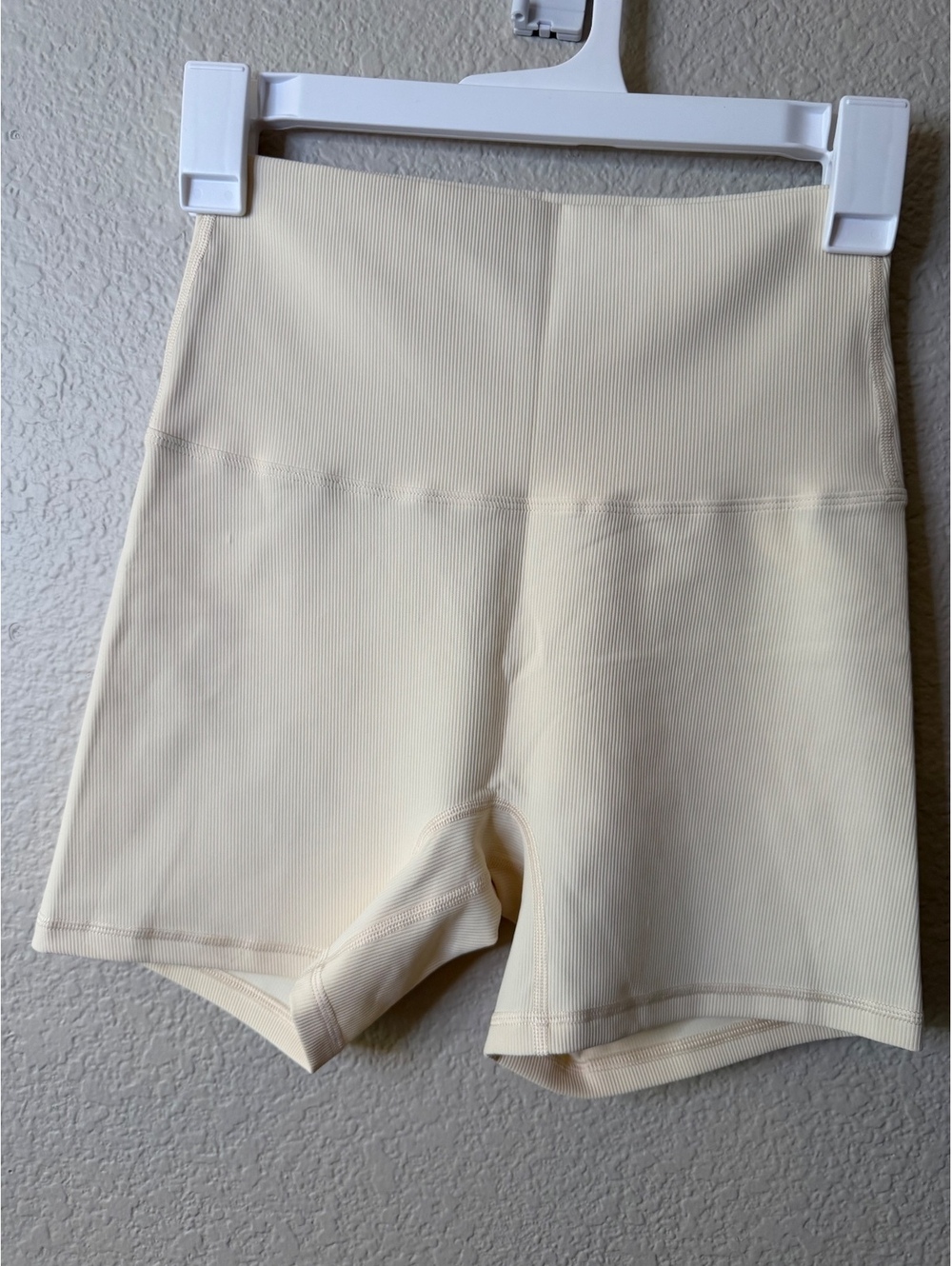 Halara Medium Cream Ribbed Biker Shorts